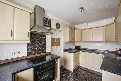 14 The Crescent, Woodlands, Doncaster, DN6 7RP