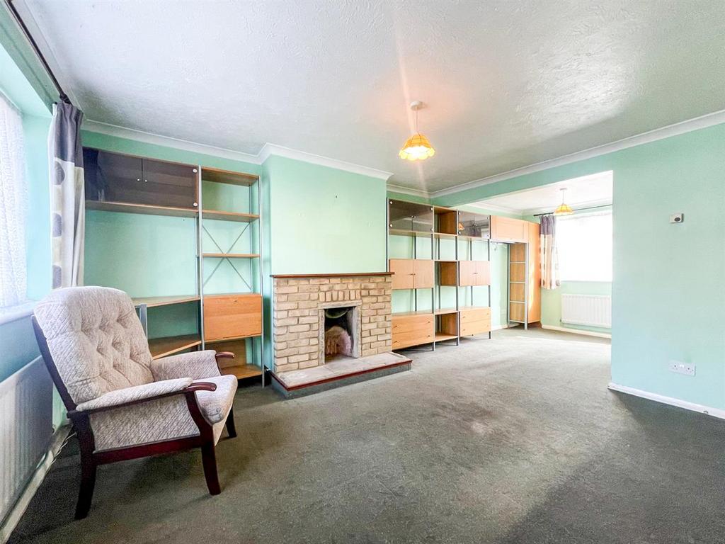 Settington Avenue, Chatham 2 bed semidetached house £240,000