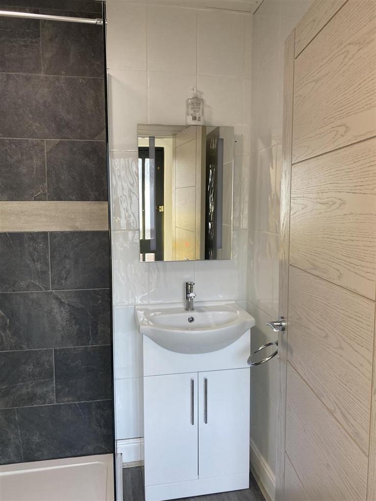 16 gadd bath.jpg