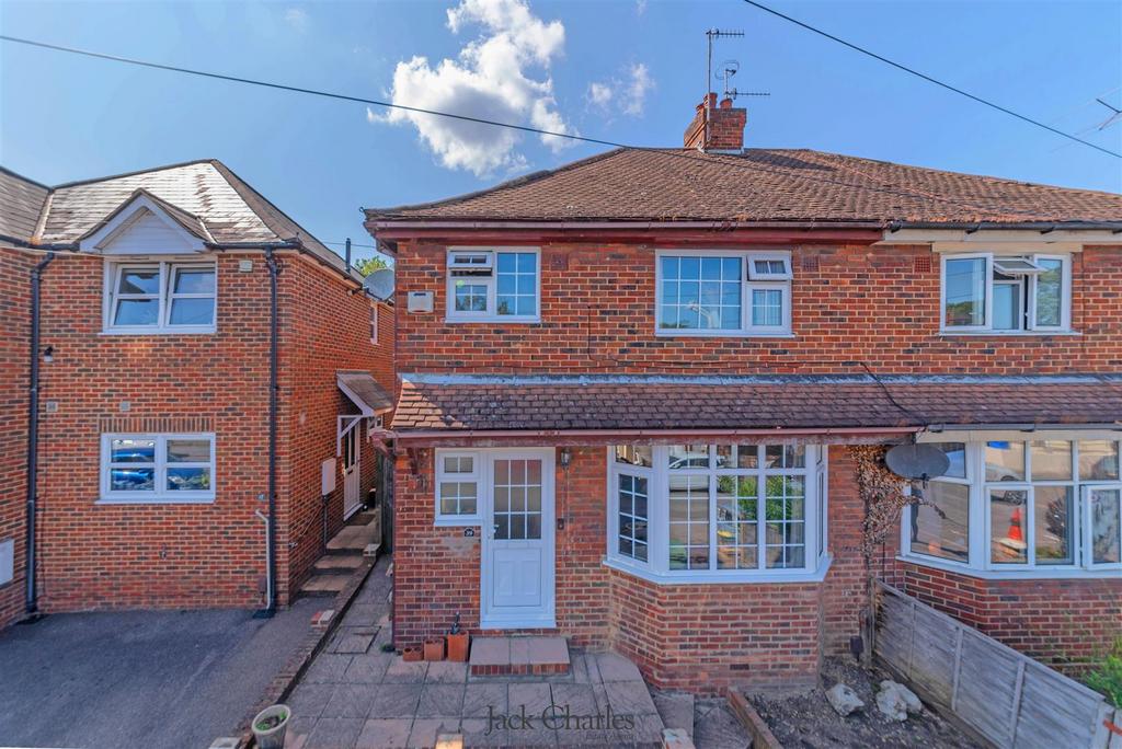 Clifton Road, Tunbridge Wells 3 bed semidetached house for sale £375,000