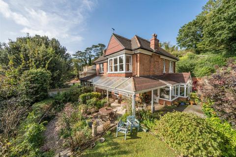 Hillcote West First Raleigh, Bideford, EX39 3NJ