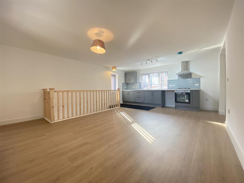 Cherry Orchard, Kidderminster... 1 bed apartment £700 pcm (£162 pw)