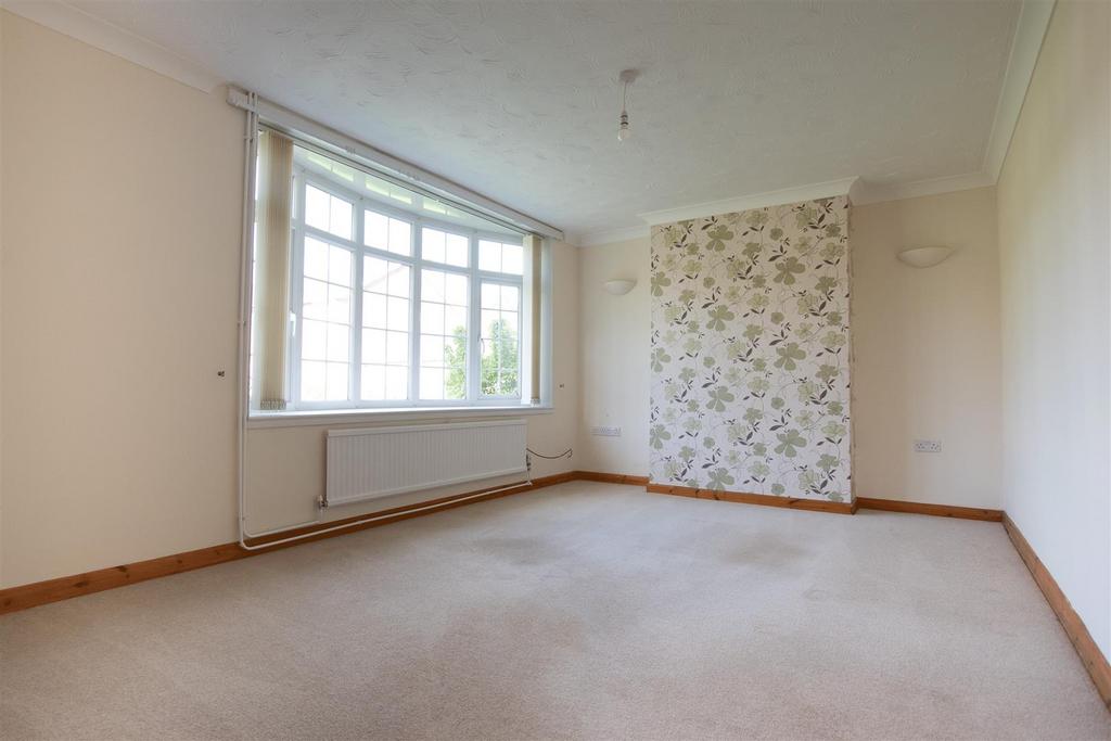 Millers Park, Wellingborough 4 bed house £1,250 pcm (£288 pw)