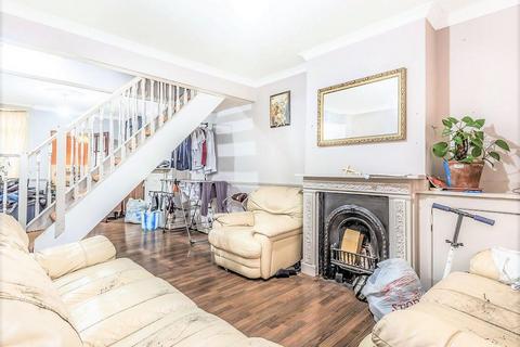 2 bedroom end of terrace house for sale, Wortley Road, Croydon