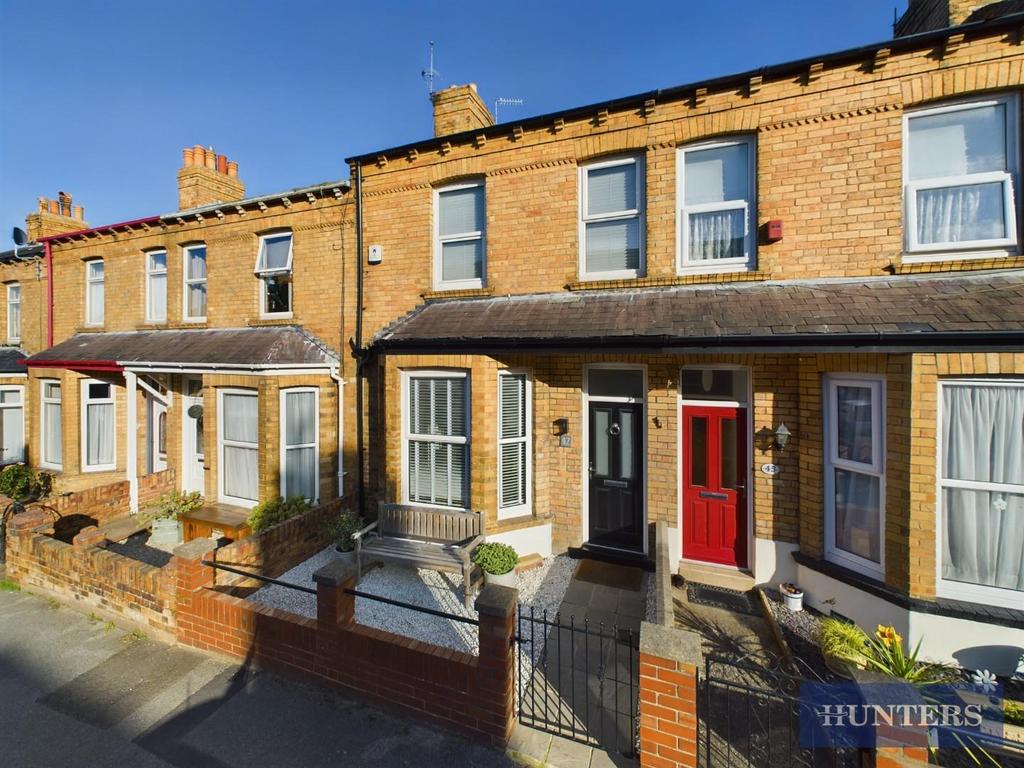 Elmville Avenue, Scarborough 2 bed terraced house for sale £195,000