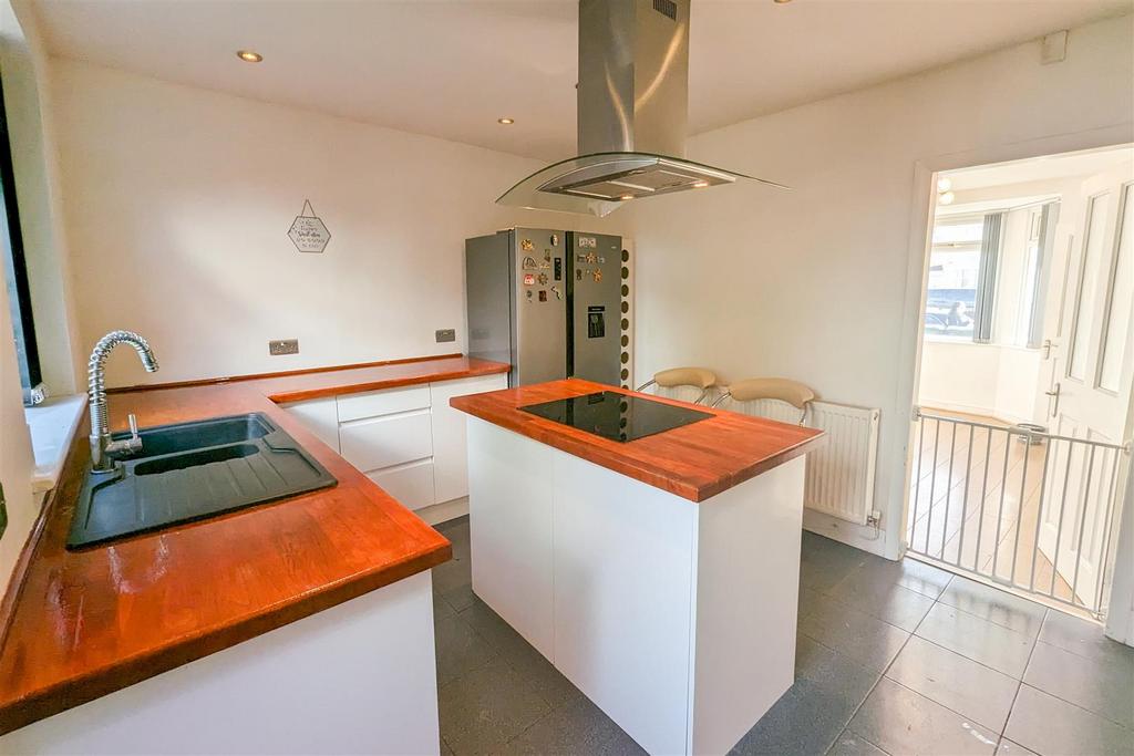 Dunster Place, Coventry 2 bed terraced house £975 pcm (£225 pw)
