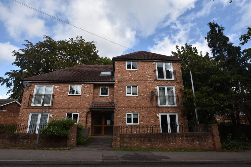 Broad Lane, Bracknell, RG12 2 bed apartment £1,250 pcm (£288 pw)