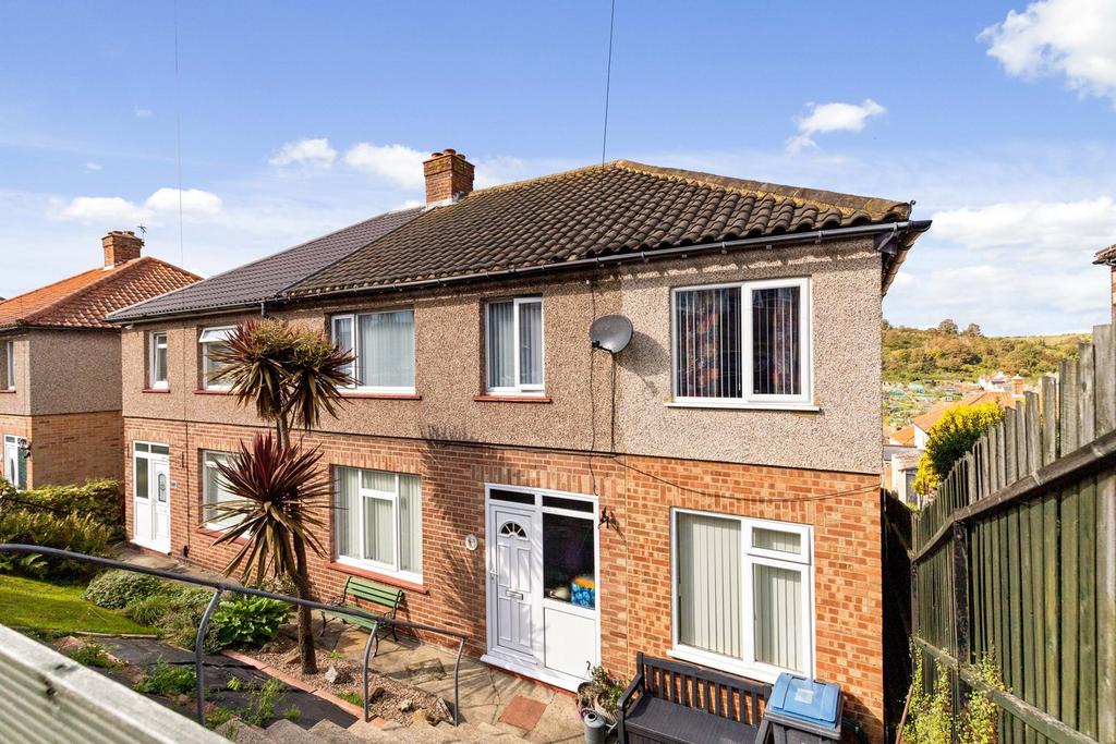 Mount Road, Maxton, Dover, CT17 4 bed semidetached house for sale £