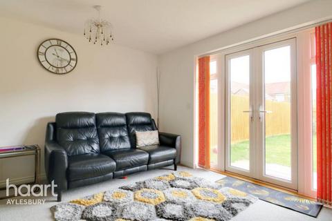 3 bedroom semi-detached house to rent, Ox Ground, Aylesbury