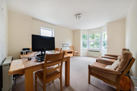 1 bedroom retirement property for sale, Maidenhead,  Berkshire,  SL6