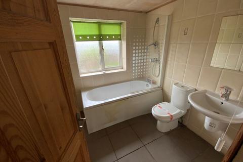 43 Hilton Road, Lanesfield, Wolverhampton, WV4 6DT