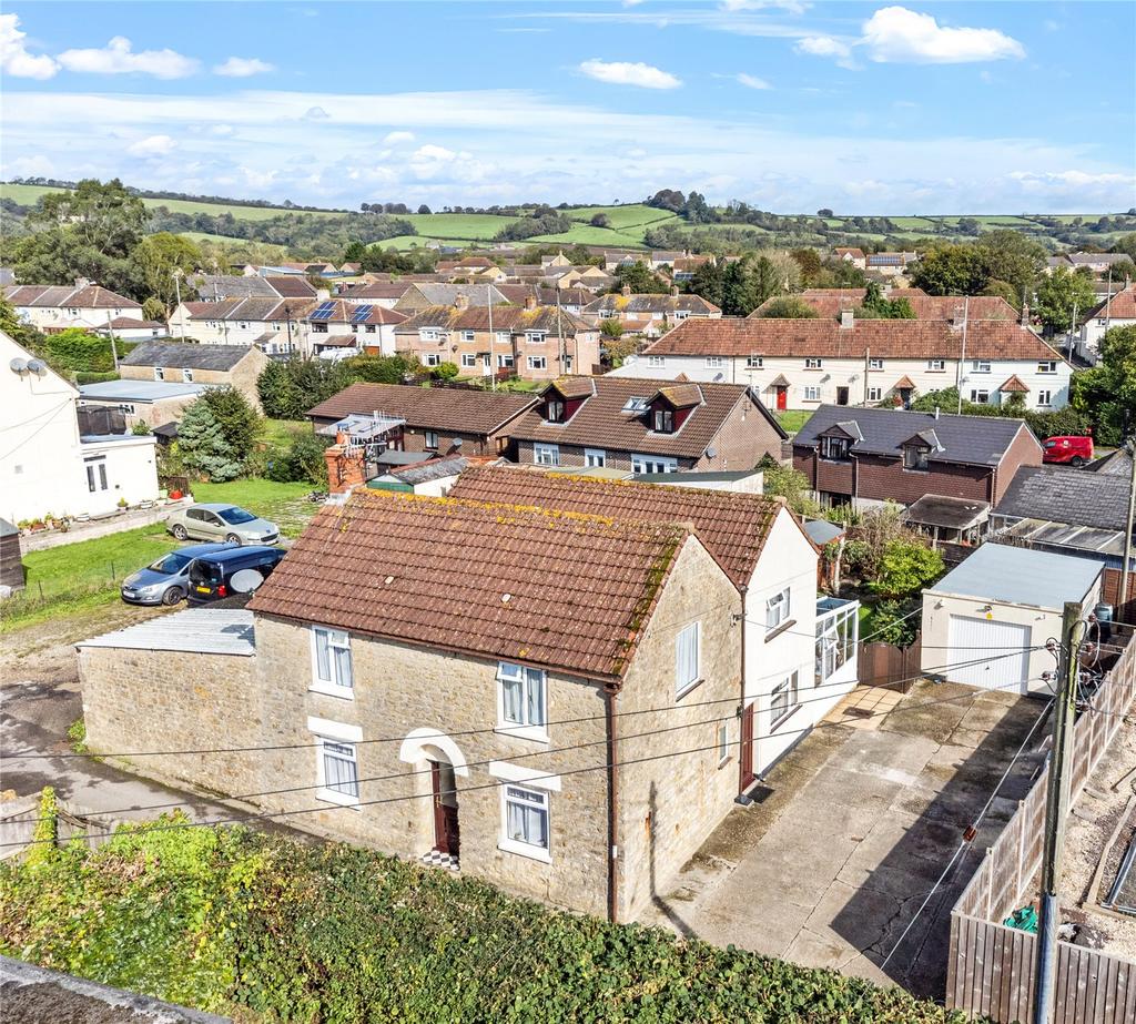 Beaminster, Dorset 4 bed detached house for sale £425,000