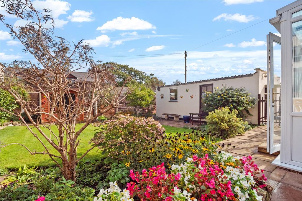 Beaminster, Dorset 4 bed detached house for sale £425,000