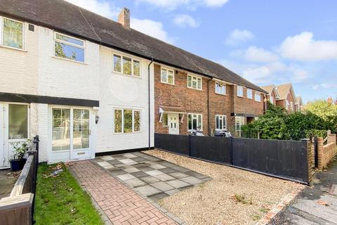 18 High Road, Byfleet, West Byfleet, KT14 7QG