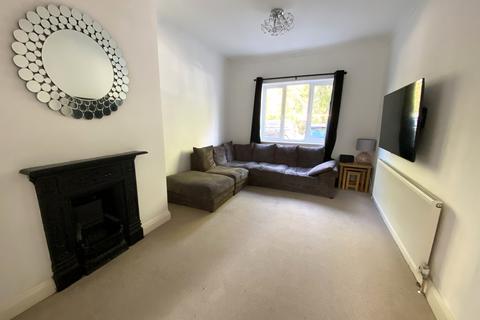 18 High Road, Byfleet, West Byfleet, KT14 7QG