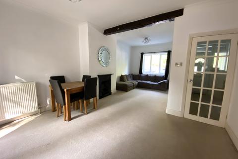18 High Road, Byfleet, West Byfleet, KT14 7QG