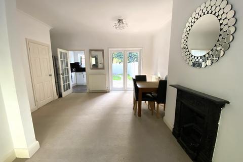 18 High Road, Byfleet, West Byfleet, KT14 7QG