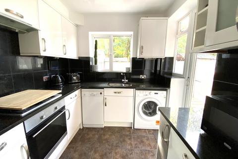18 High Road, Byfleet, West Byfleet, KT14 7QG