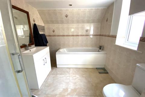 18 High Road, Byfleet, West Byfleet, KT14 7QG
