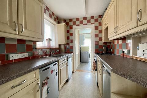 94 Cowick Hill, Exeter, EX2 9NN