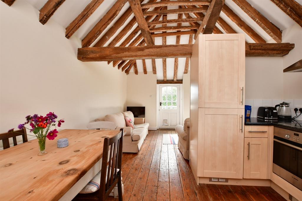 Kitchen/Dining Area