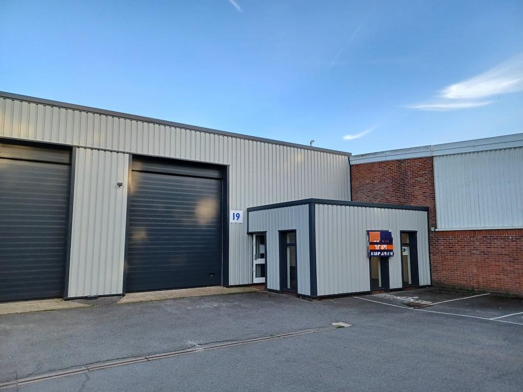 Unit 19 Holmbush Industrial Estate, Midhurst, GU29 9HX Warehouse to