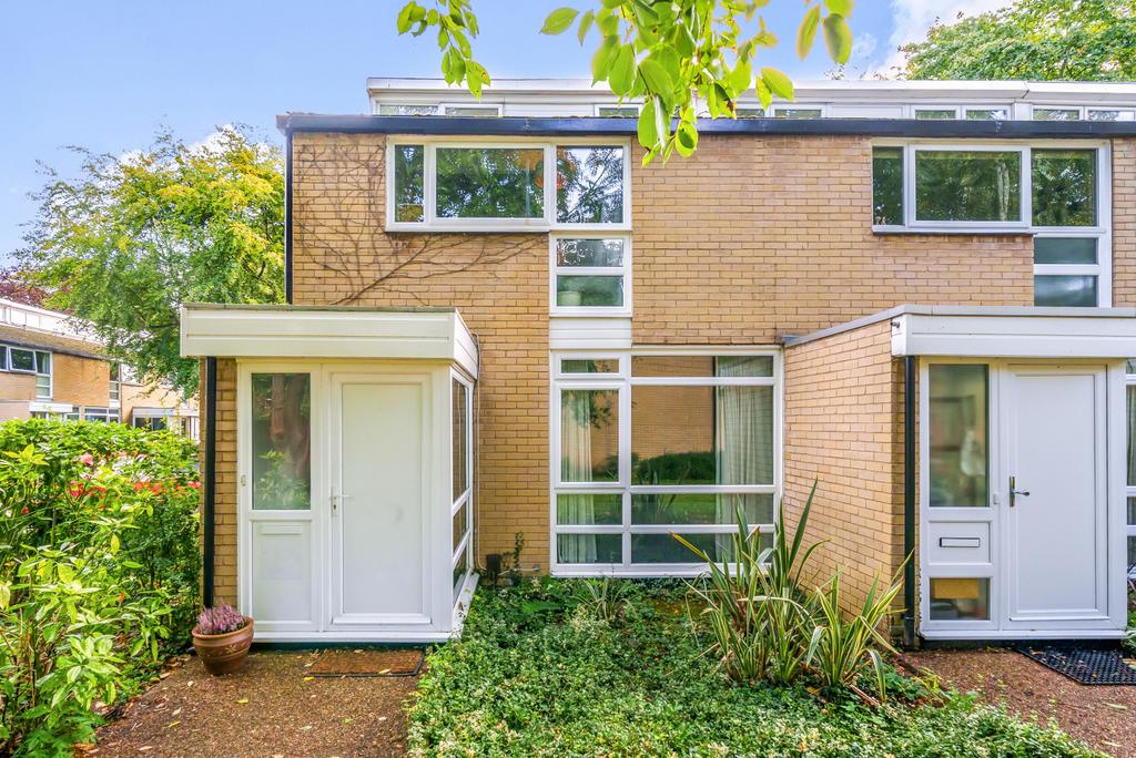 Weymede, Byfleet, KT14 3 bed end of terrace house for sale £415,000
