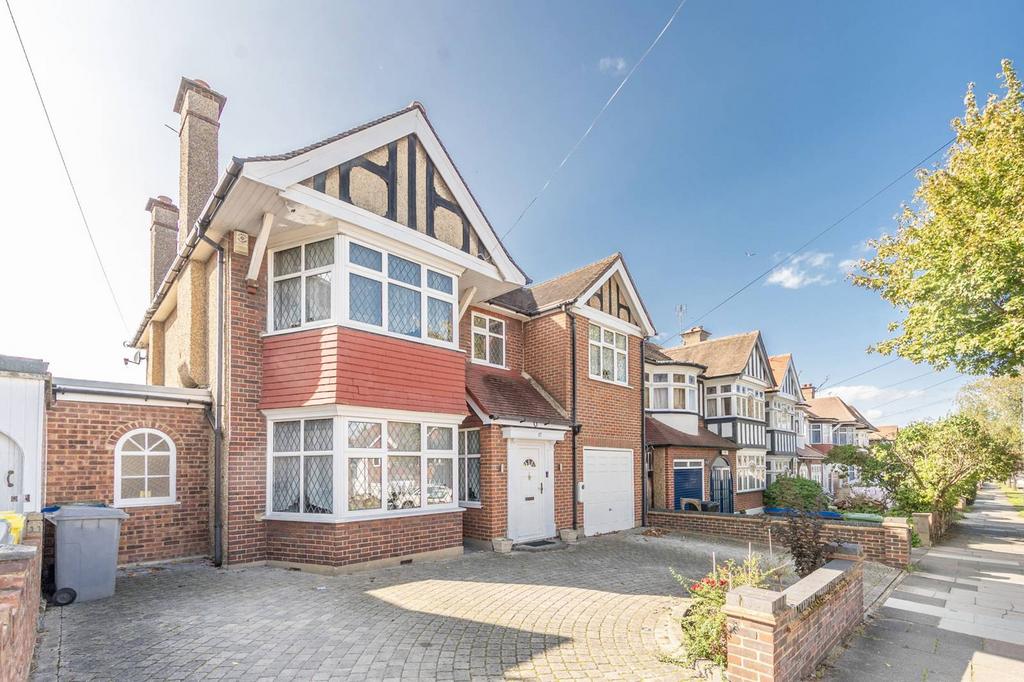 Shaftesbury Avenue, Harrow, HA3 4 bed detached house £1,350,000