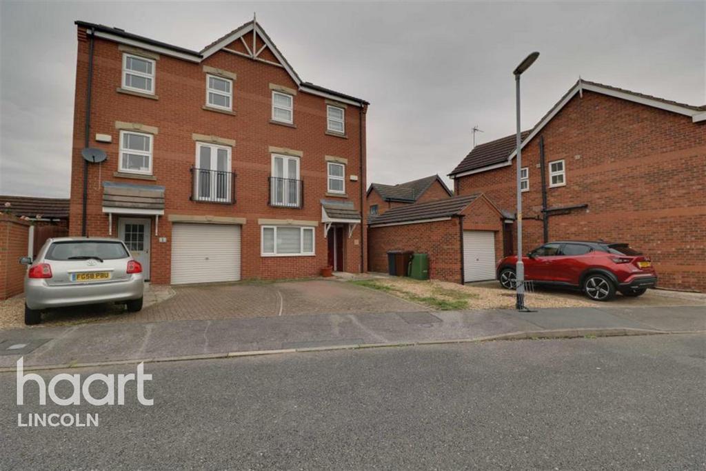 Stukeley Close 4 bed semidetached house to rent £1,500 pcm (£346 pw)