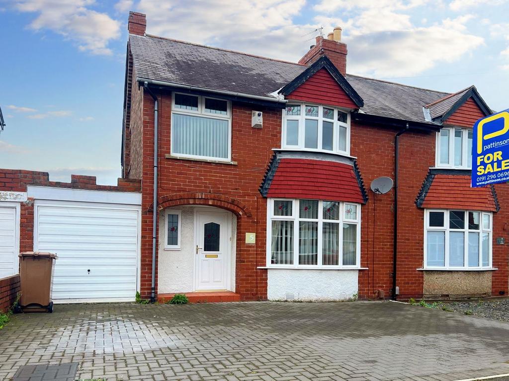 Fern Avenue, North Shields, Tyne and... 2 bed semidetached house £