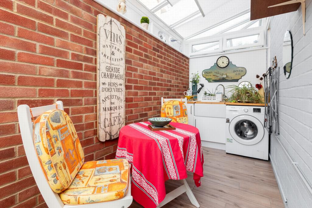 Conservatory/utility