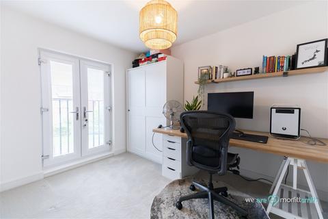 12 Foxlow Close, Waverley, Rotherham, S60 8BS