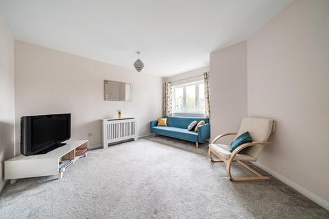 33 Grasgarth Close, London, W3 9HS