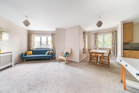 33 Grasgarth Close, London, W3 9HS