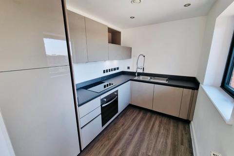 2 bedroom apartment to rent, Gorgeous 2 bed 2 bath with balcony in Baltic Triangle