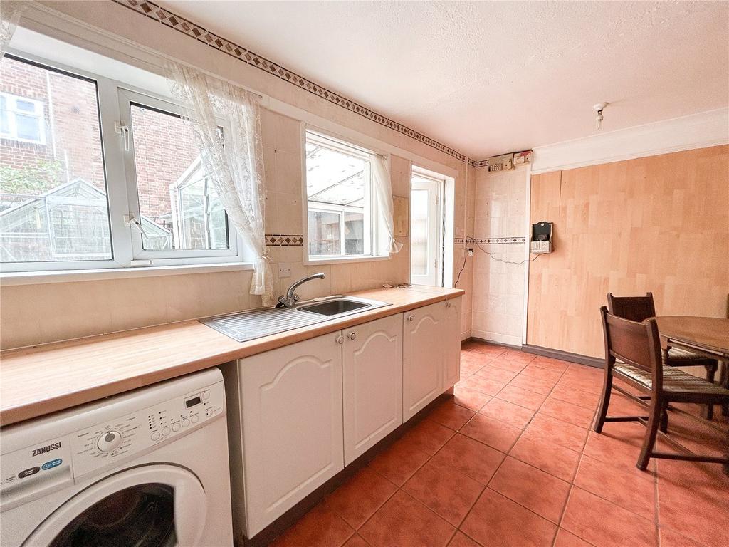 Kitchen/Dining