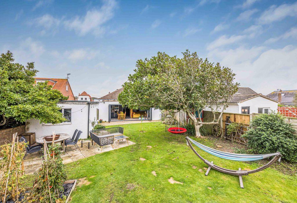 Chichester Avenue, Hayling Island, Hampshire 3 bed detached bungalow