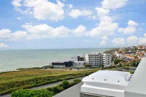 3 bedroom apartment for sale - Marine Drive, Brighton, East Sussex