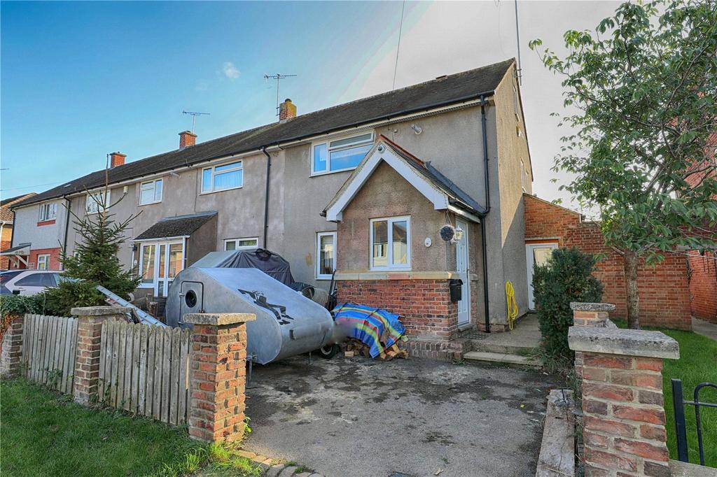 Hawthorn Road, Cheltenham, Gloucestershire, GL51 2 bed end of terrace