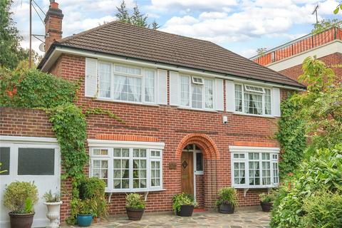 4 bedroom detached house for sale - Holden Road, London, N12