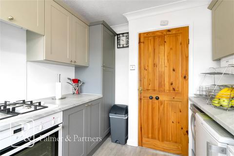 3 bedroom end of terrace house for sale, Harwich Road, Colchester, Essex, CO4