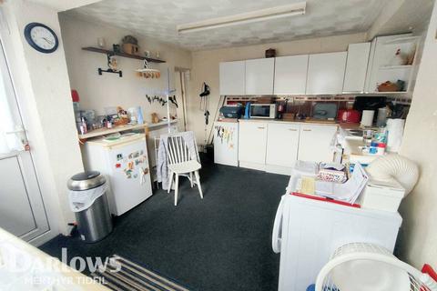 2 bedroom end of terrace house for sale, Windsor Place, Treharris