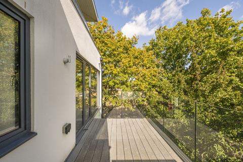 2 bedroom flat for sale, Mortlake High Street, London