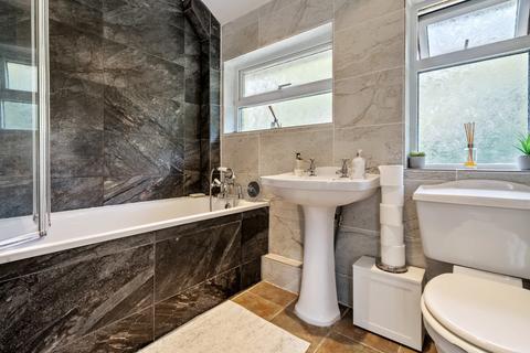 10 Stonedene Close, Forest Row, RH18 5DB
