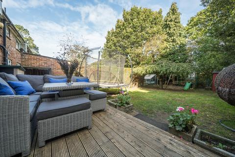 10 Stonedene Close, Forest Row, RH18 5DB