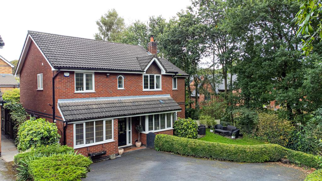 Ravenscroft Close, Sandbach, CW11 5 bed detached house for sale £550,000