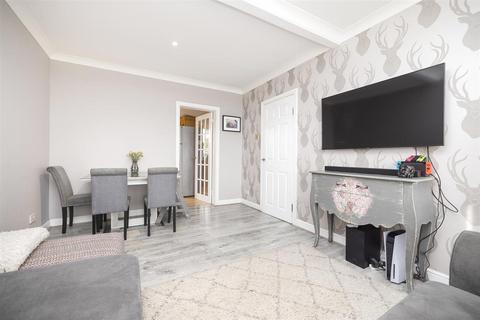 114 Birkenside, Gorebridge, EH23 4JG