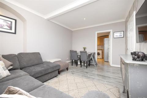 114 Birkenside, Gorebridge, EH23 4JG