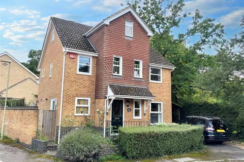 5 bedroom detached house for sale, Test Close, Petersfield, Hampshire, GU31