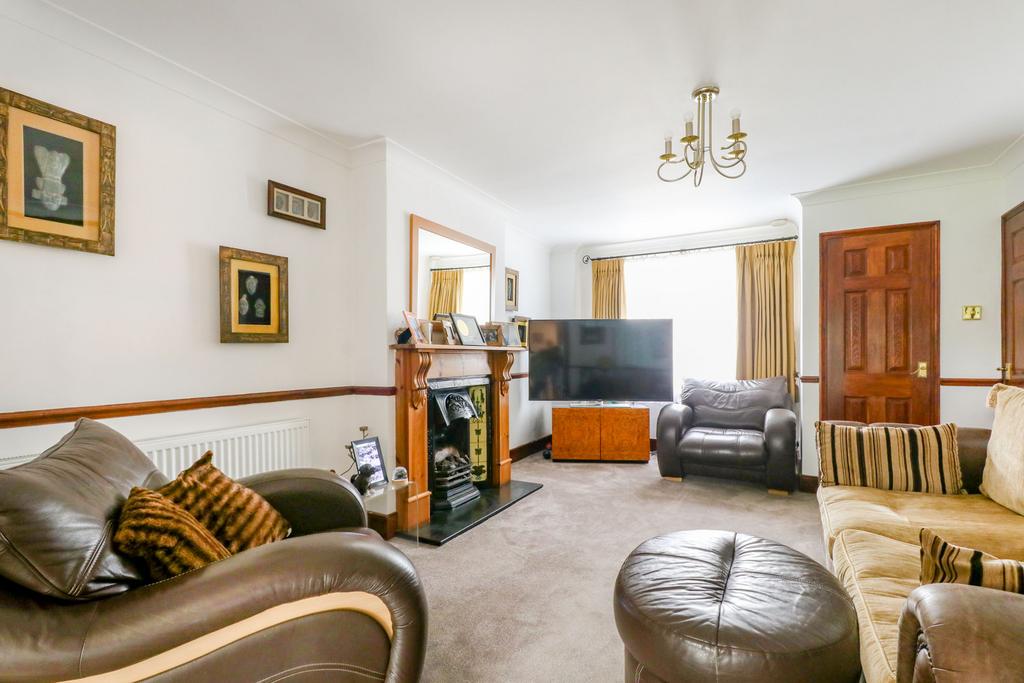 Wavell Close, EN8 3 bed semidetached house for sale £599,995
